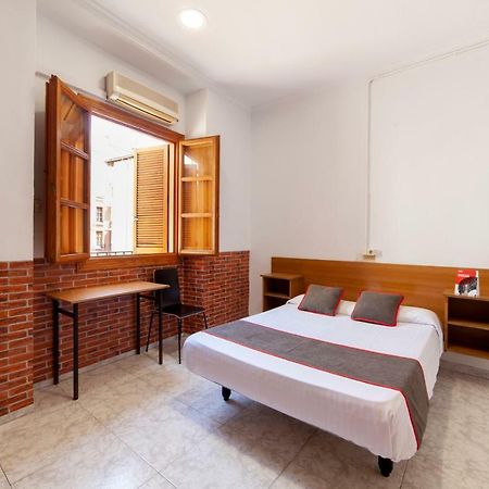 Oyo El Rincon Hotel Valencia Bagian luar foto