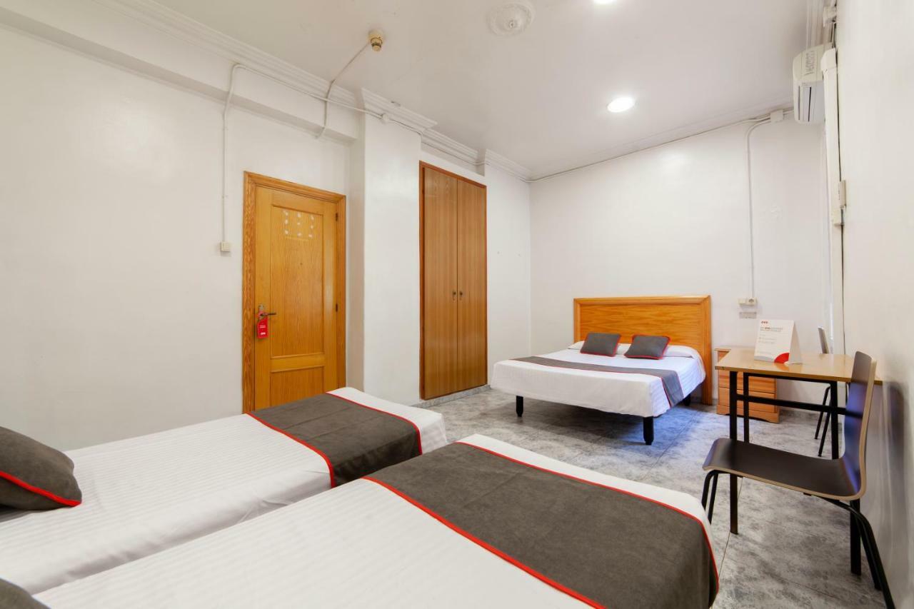 Oyo El Rincon Hotel Valencia Bagian luar foto