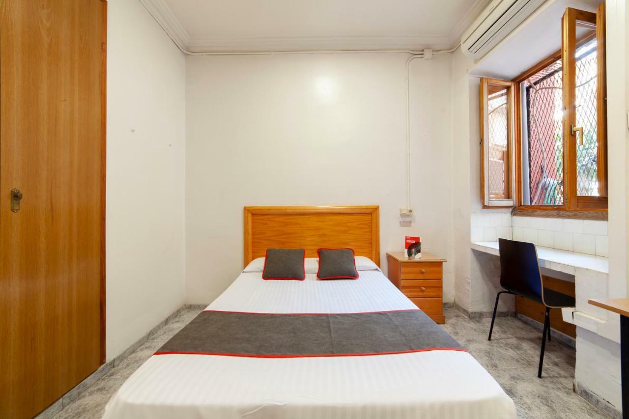 Oyo El Rincon Hotel Valencia Bagian luar foto