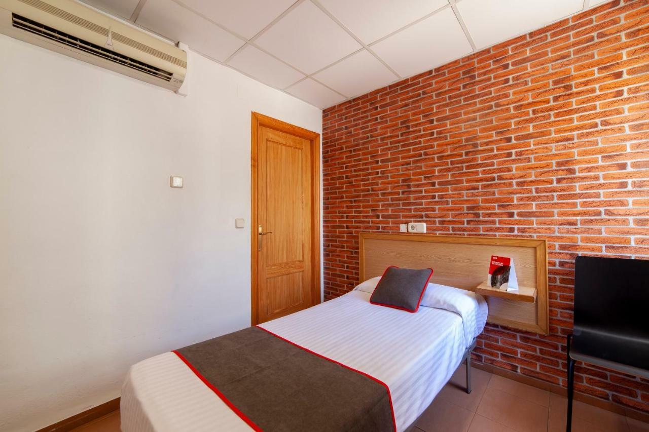 Oyo El Rincon Hotel Valencia Bagian luar foto